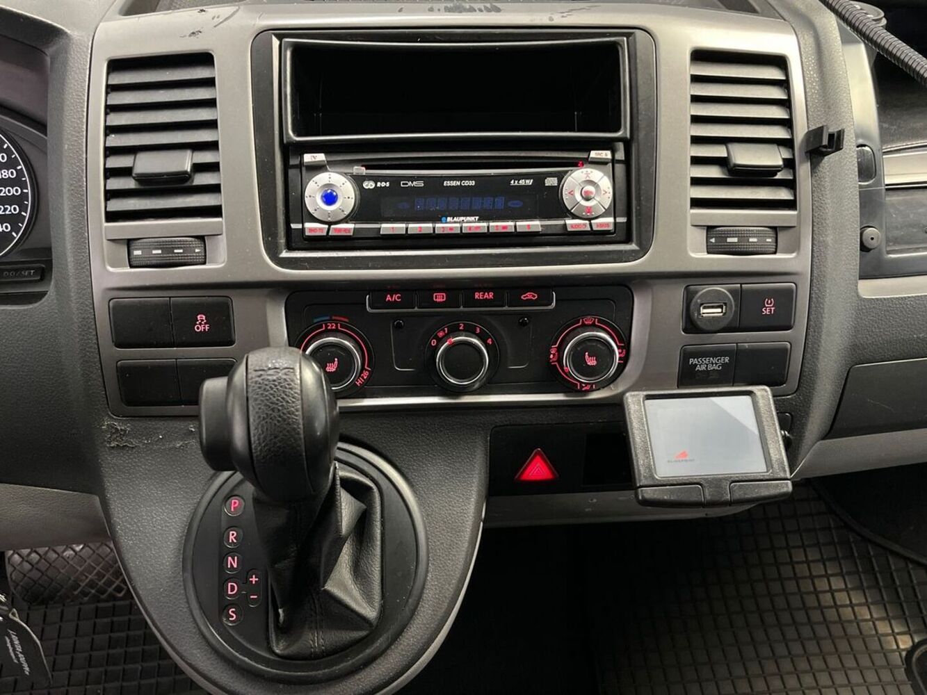 Volkswagen Caravelle vaihtoauto