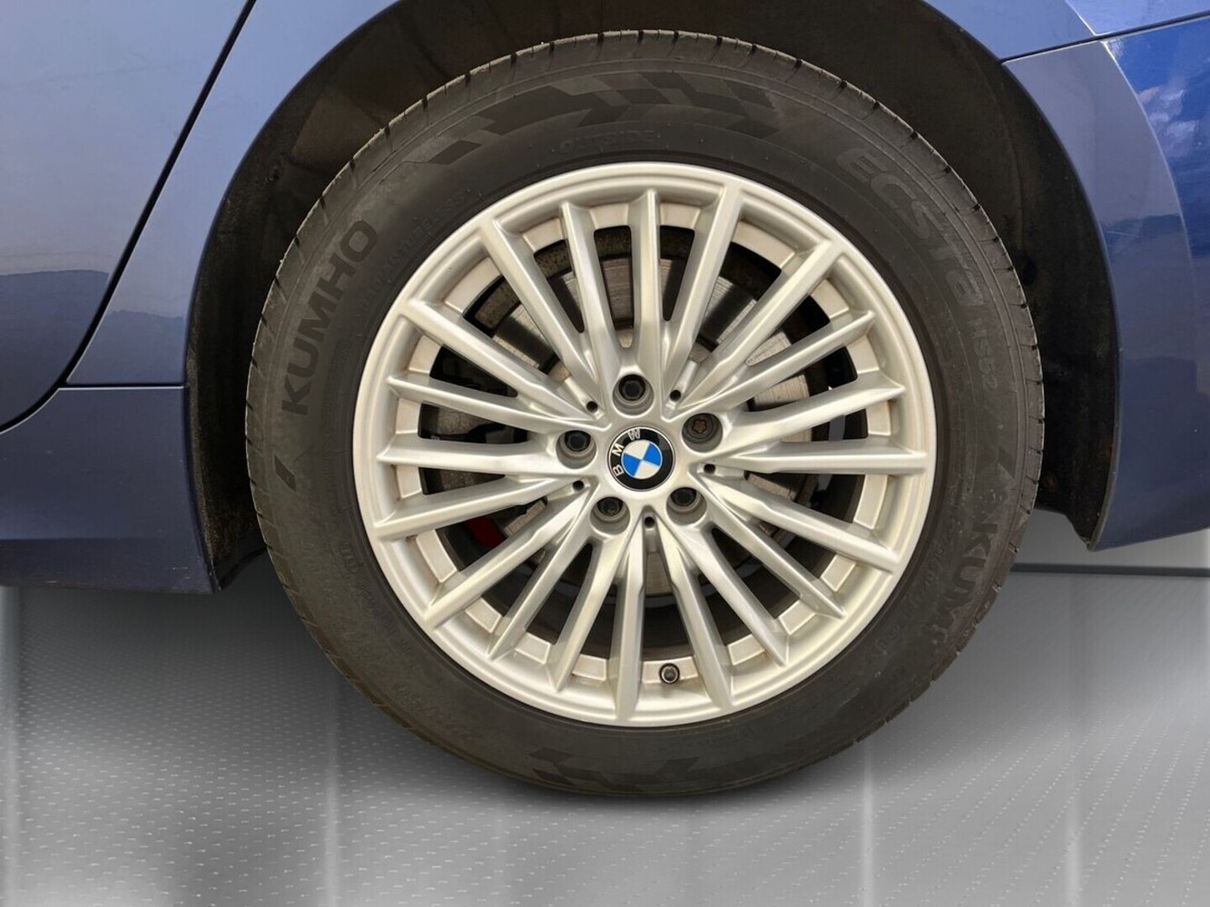 BMW 330 vaihtoauto