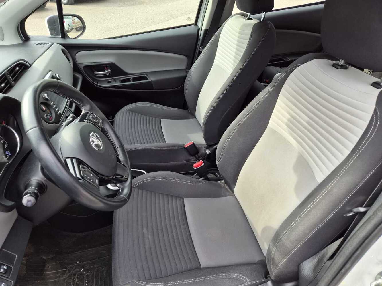 Toyota Yaris vaihtoauto