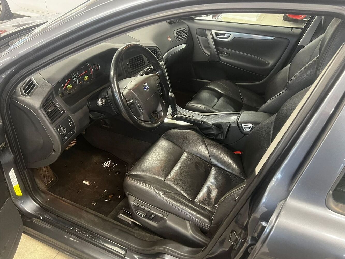 Volvo V70 vaihtoauto