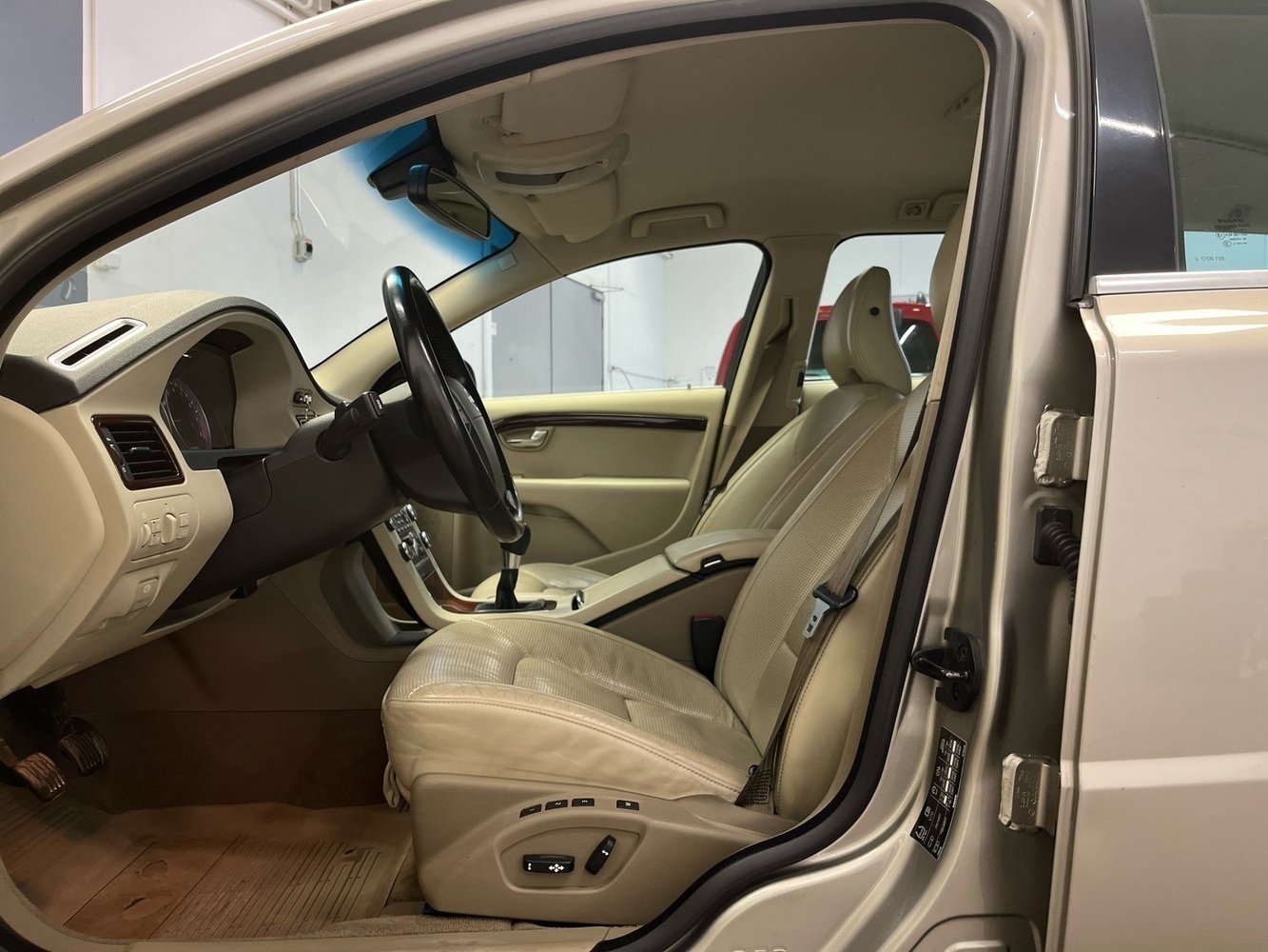 Volvo V70 vaihtoauto