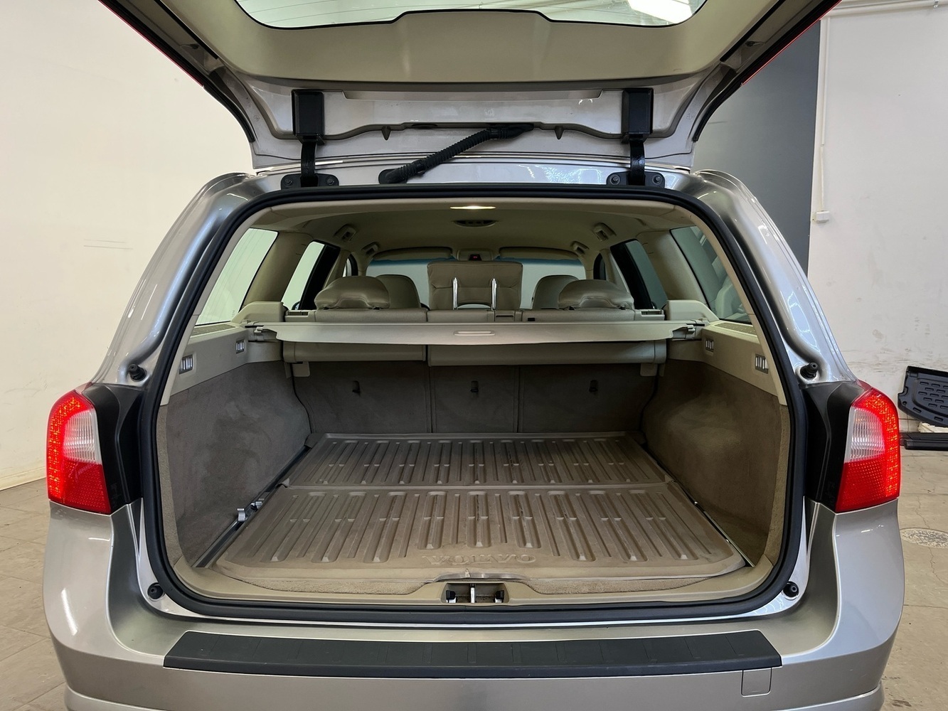Volvo V70 vaihtoauto