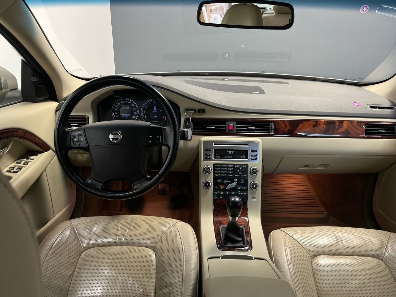 Volvo V70 vaihtoauto