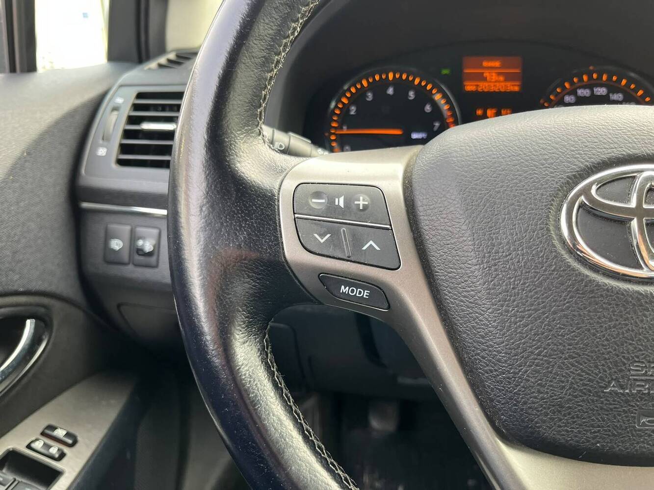 Toyota Avensis vaihtoauto