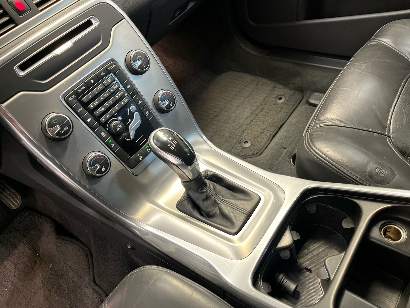 Volvo V70 vaihtoauto