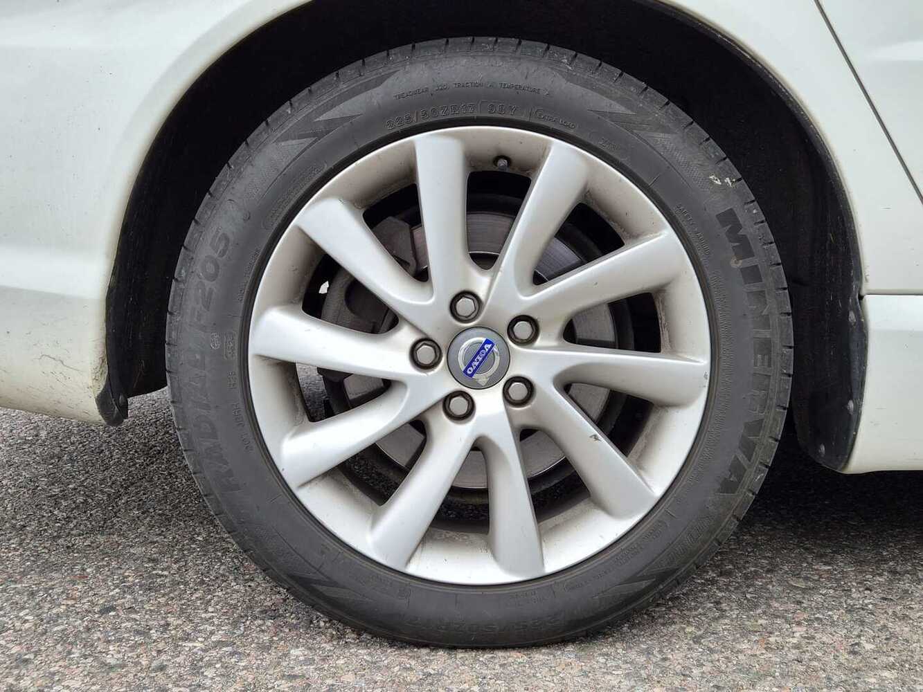 Volvo V70 vaihtoauto