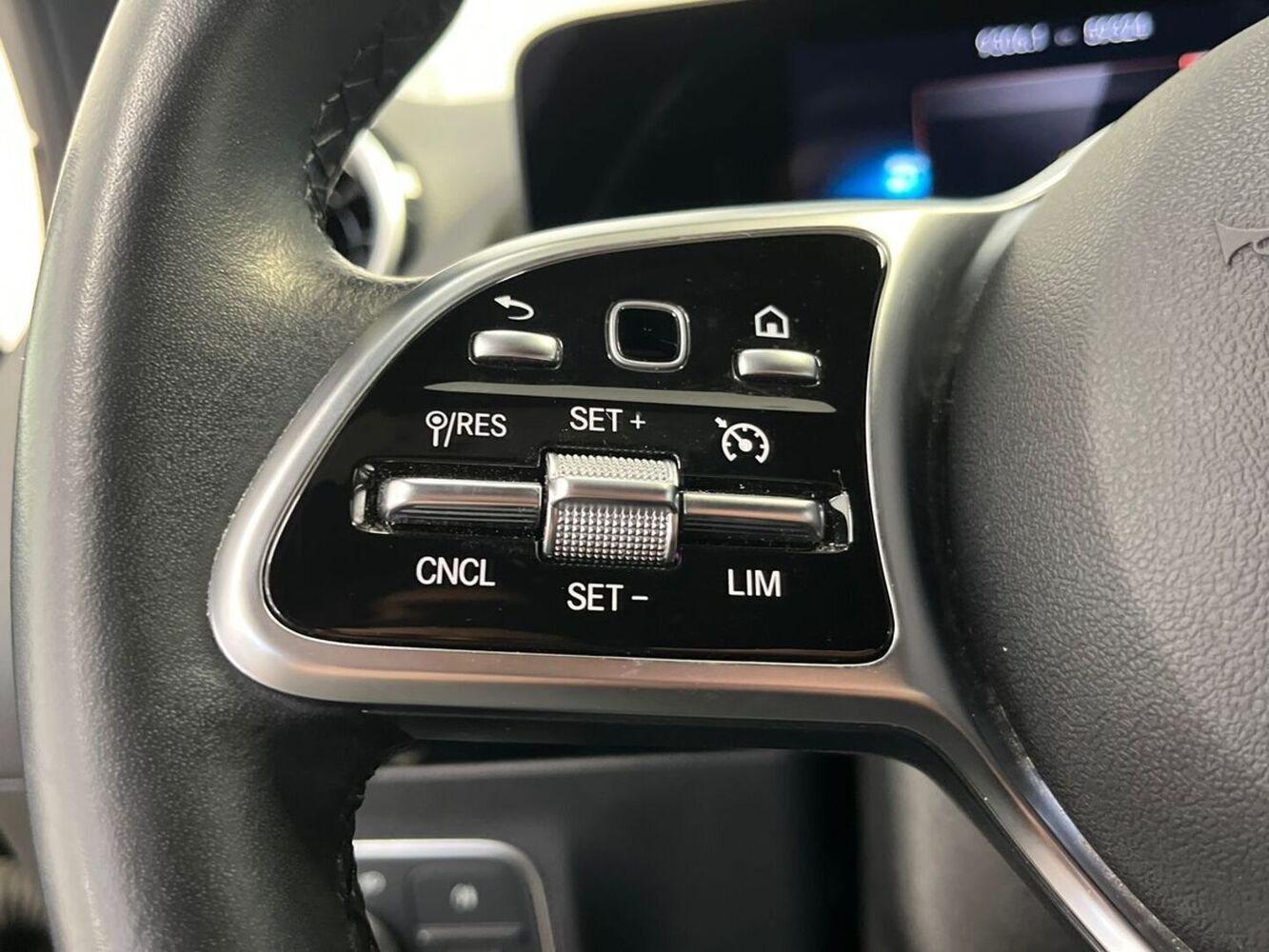 Mercedes-Benz GLA vaihtoauto