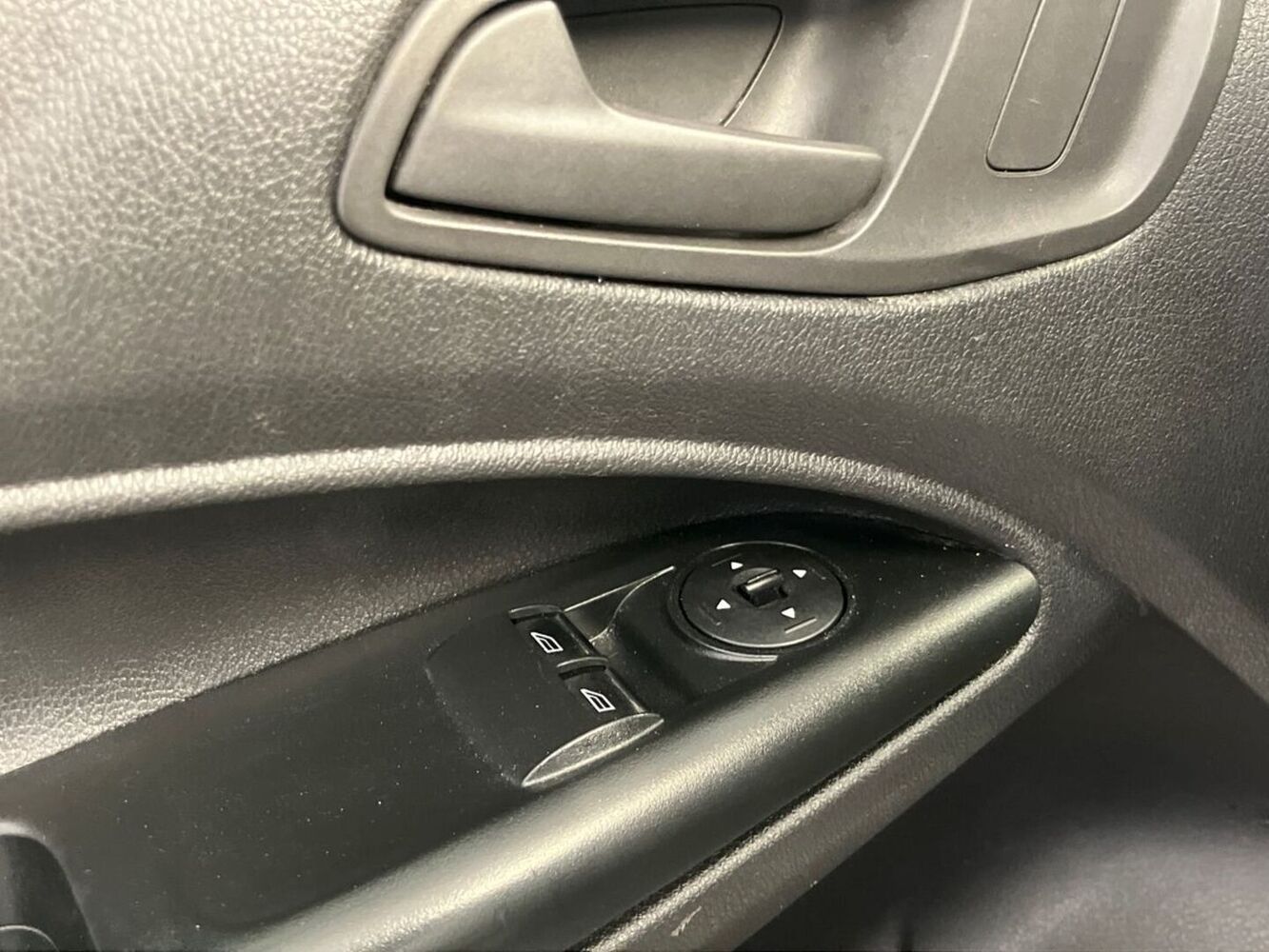 Ford Transit Connect vaihtoauto