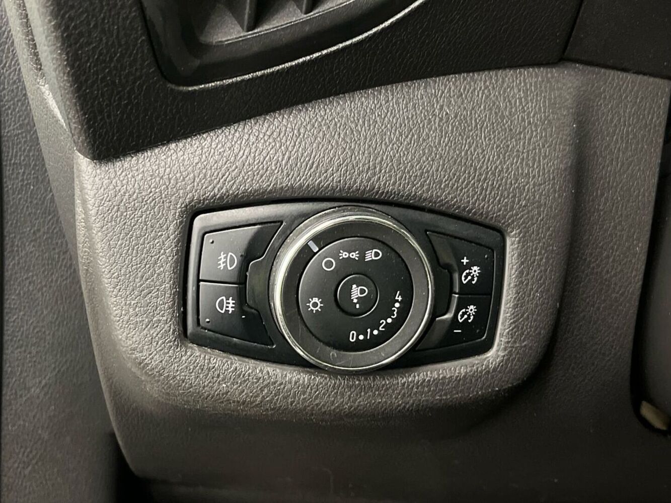 Ford Transit Connect vaihtoauto