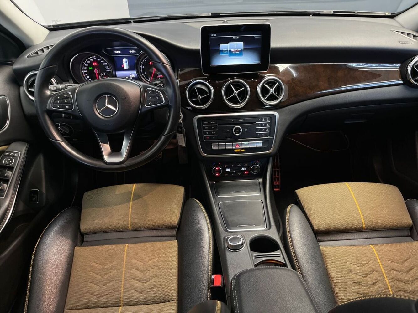 Mercedes-Benz GLA vaihtoauto
