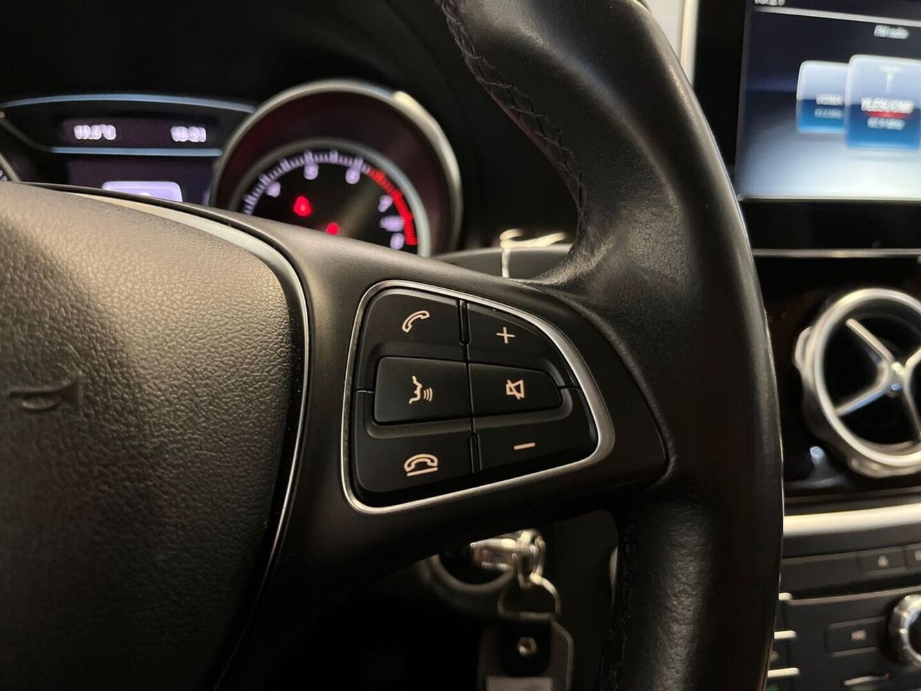 Mercedes-Benz GLA vaihtoauto