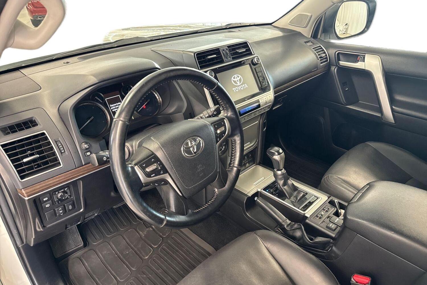 Toyota Land Cruiser vaihtoauto