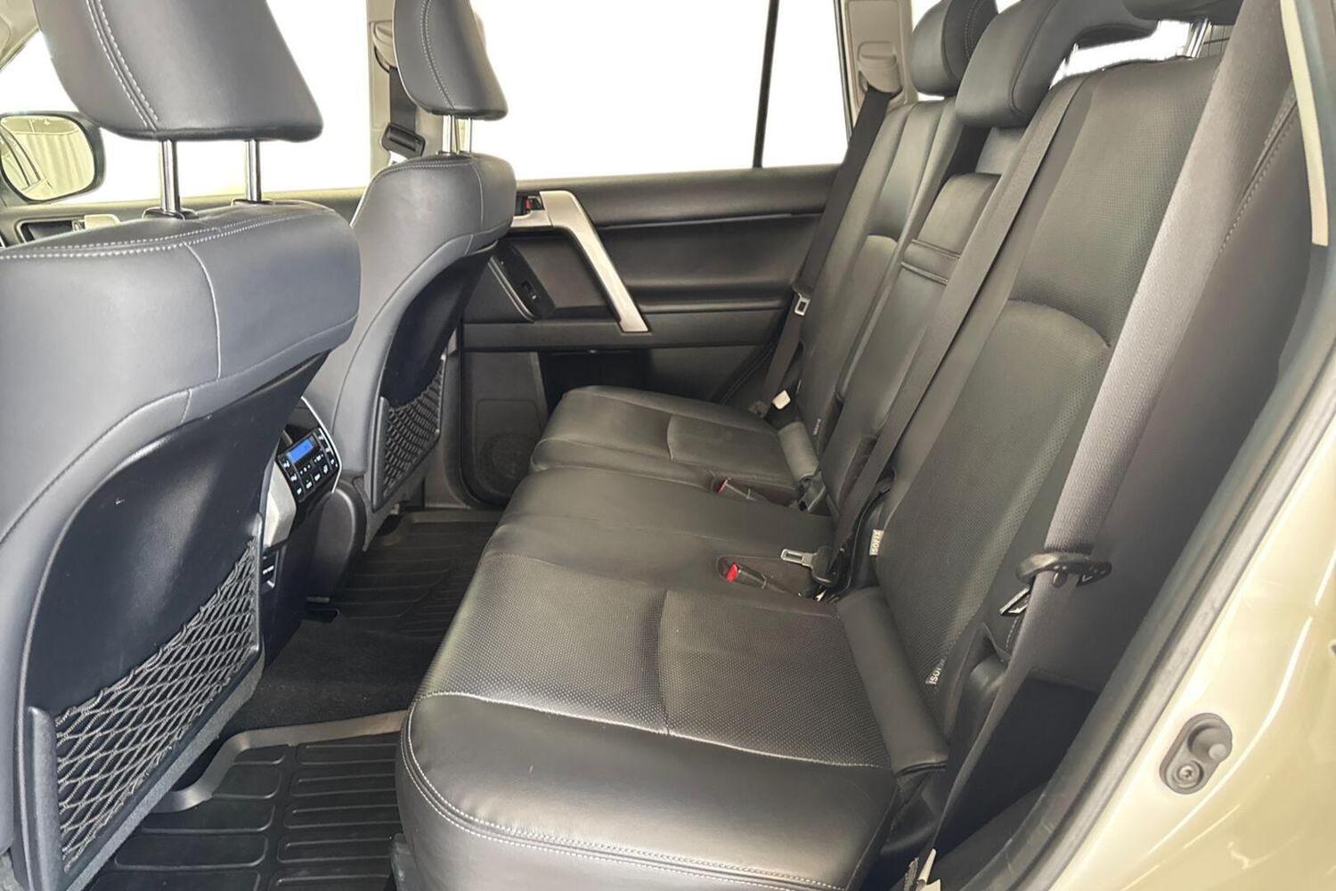 Toyota Land Cruiser vaihtoauto