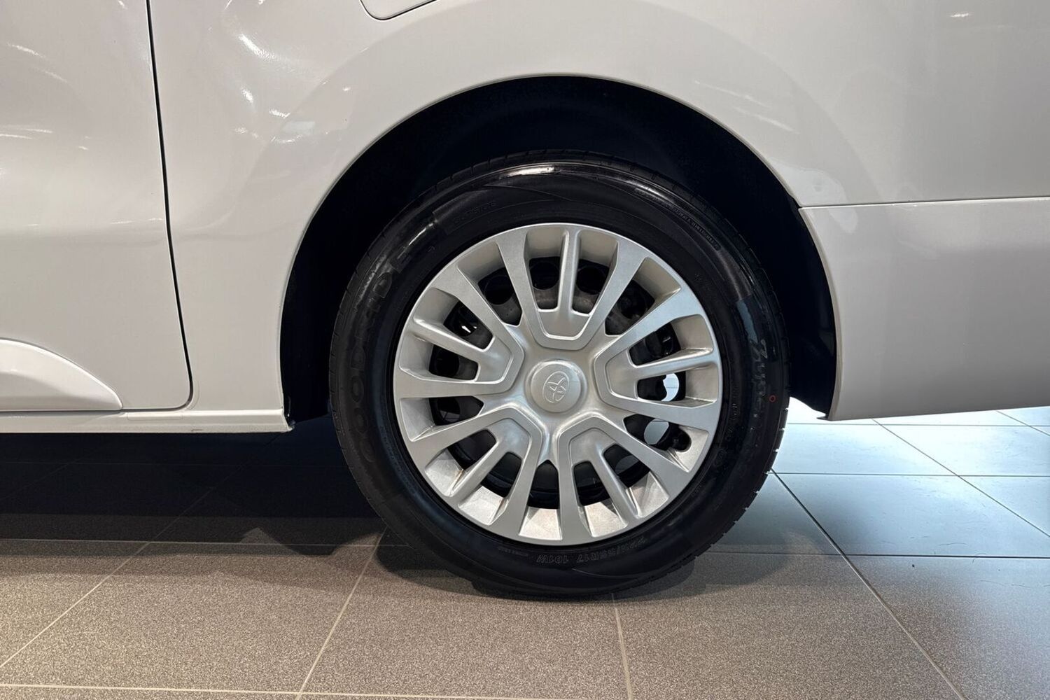 Toyota Proace Verso vaihtoauto