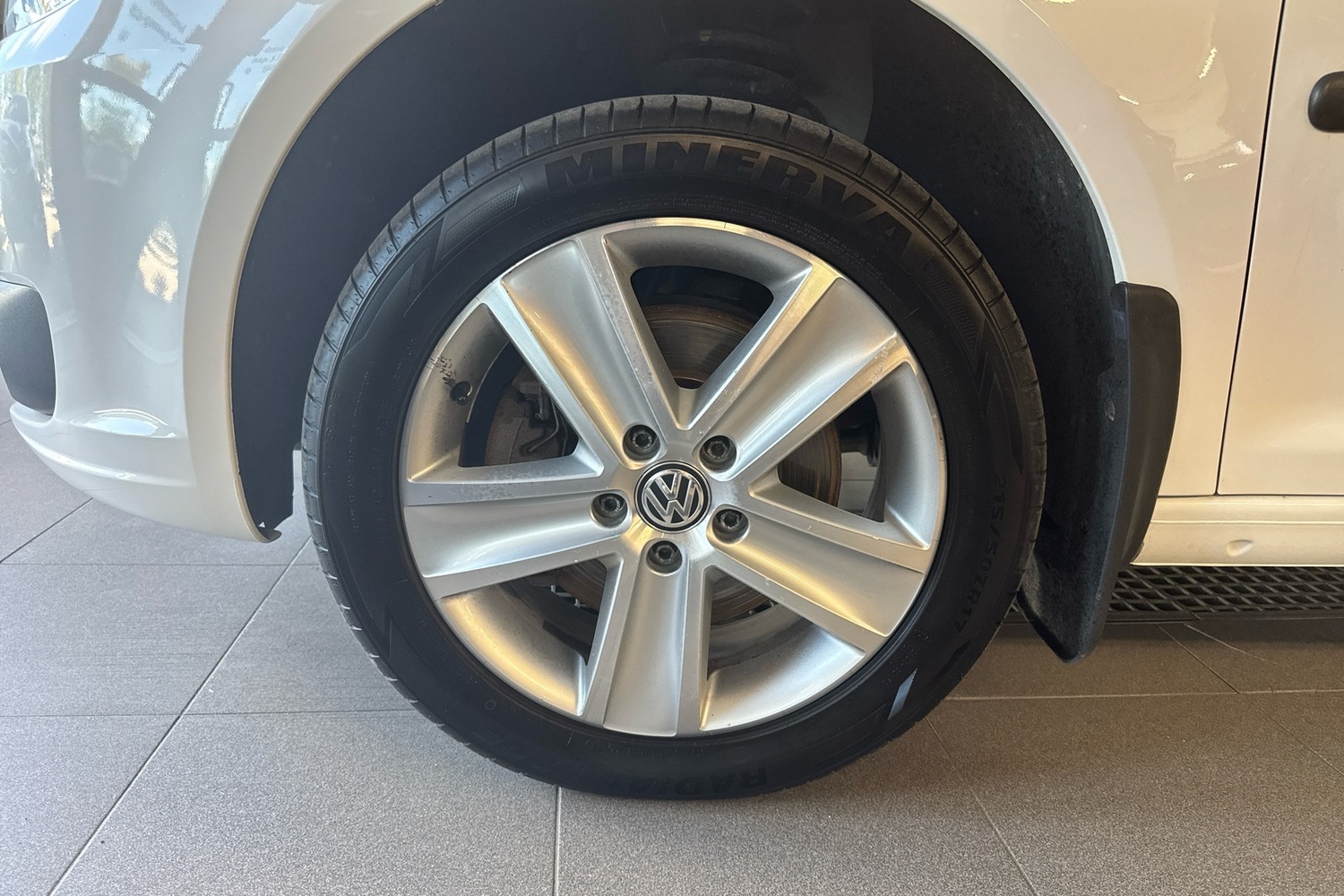 Volkswagen Caddy Maxi vaihtoauto