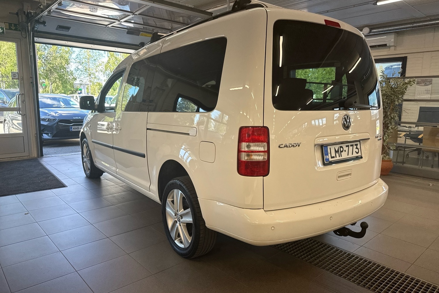 Volkswagen Caddy Maxi vaihtoauto