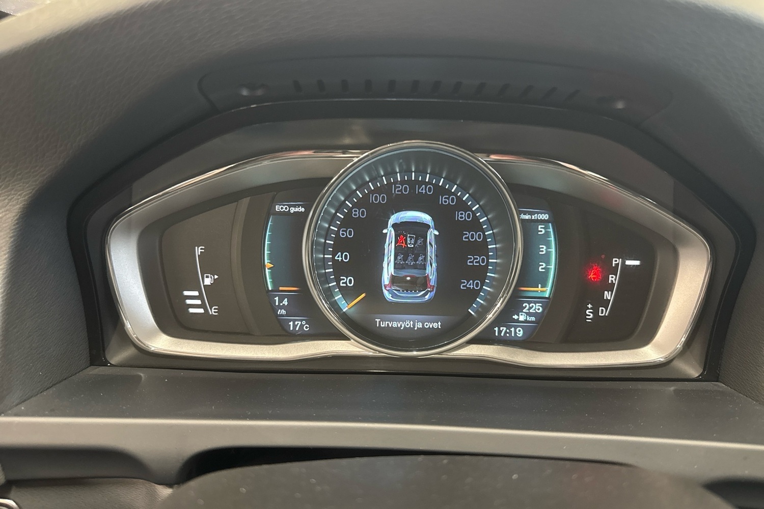 Volvo V60 vaihtoauto