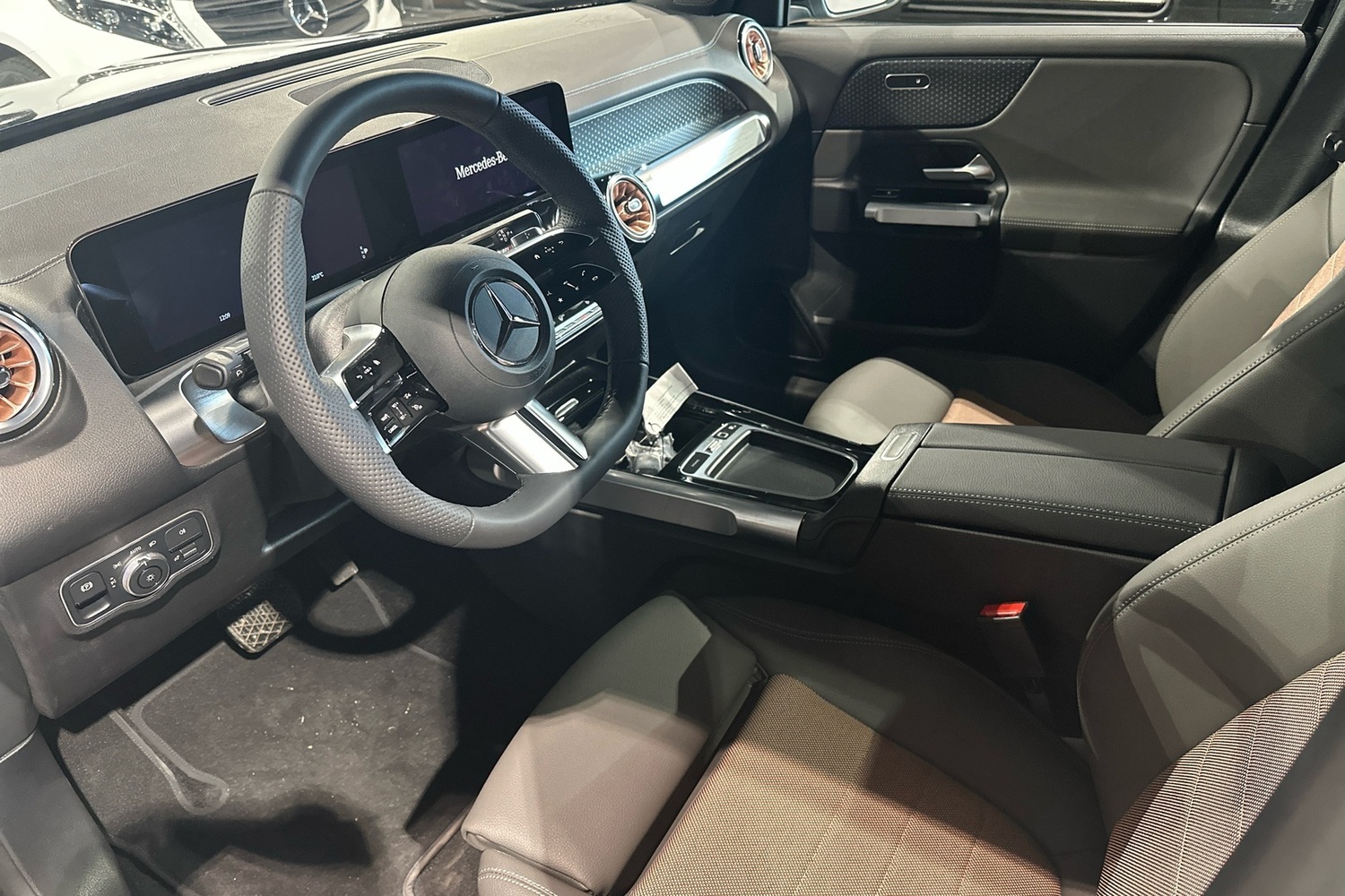 Mercedes-Benz EQB vaihtoauto