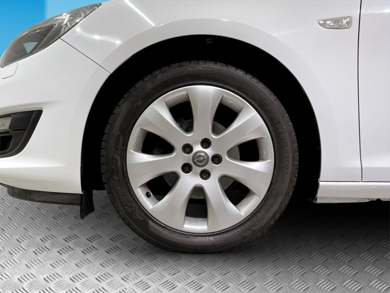 Opel Astra vaihtoauto