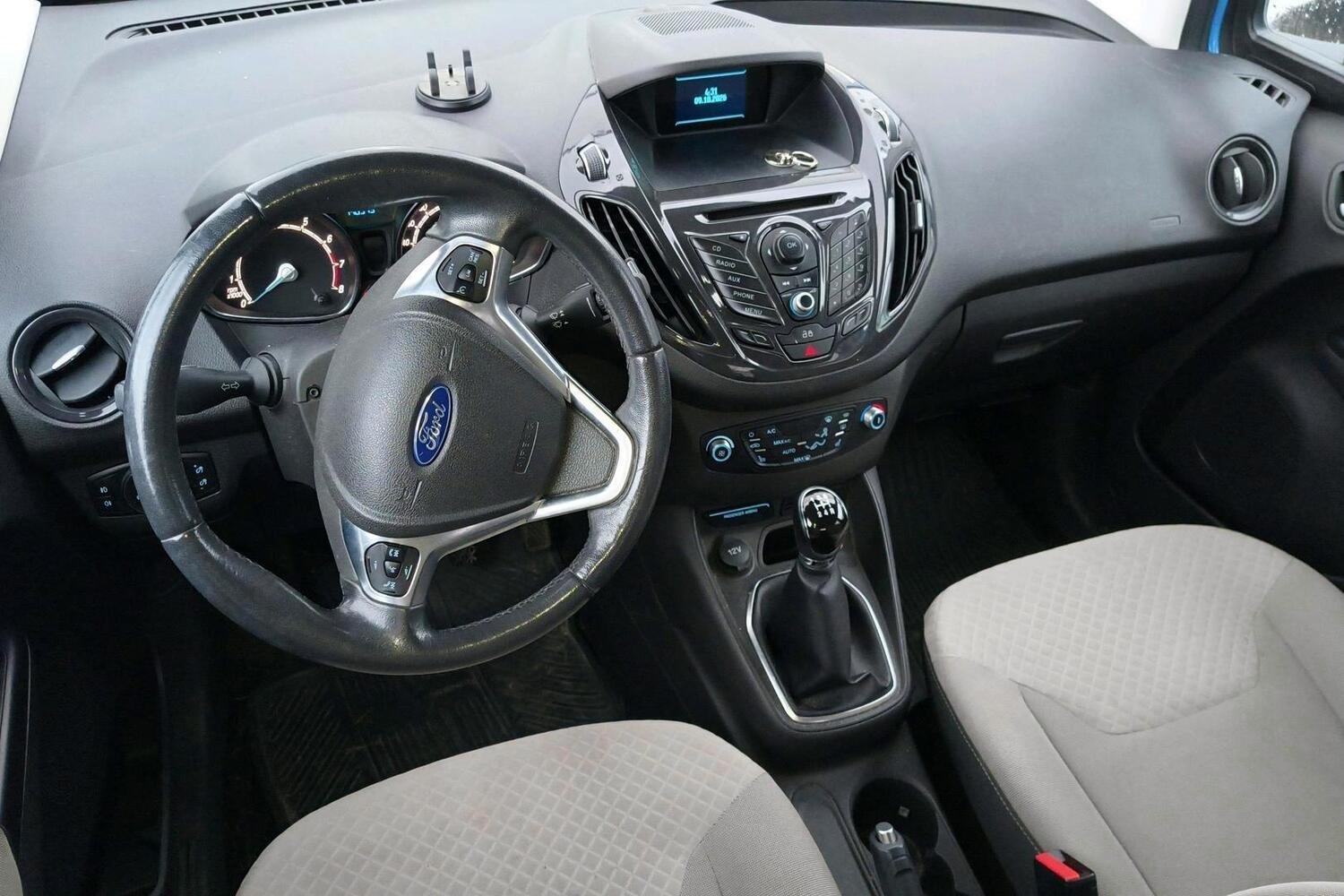 Ford Tourneo Courier vaihtoauto