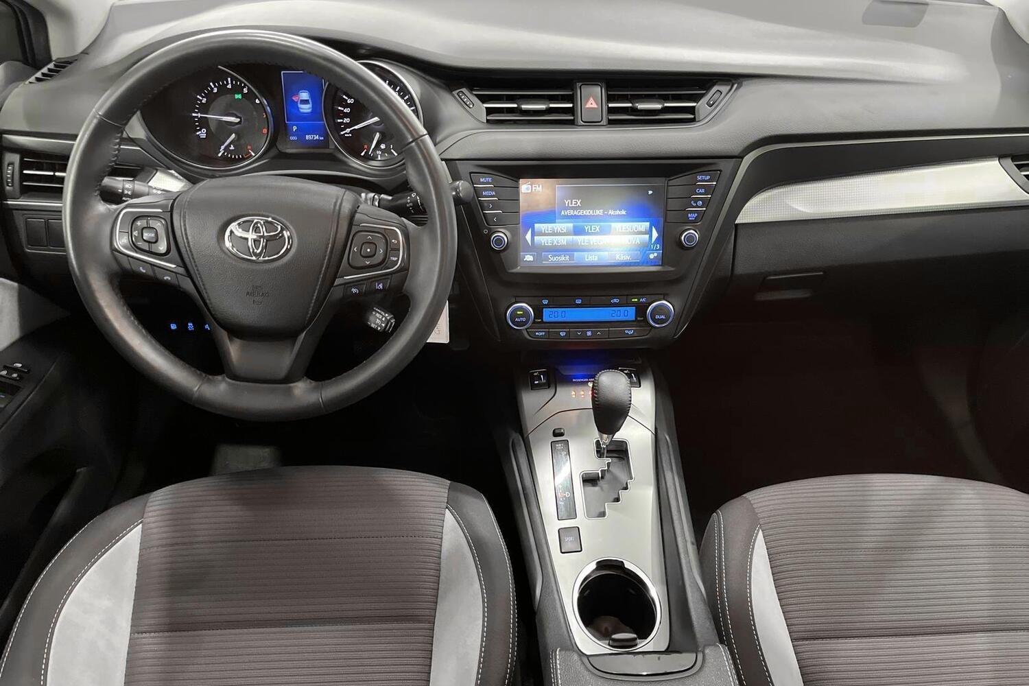 Toyota Avensis vaihtoauto