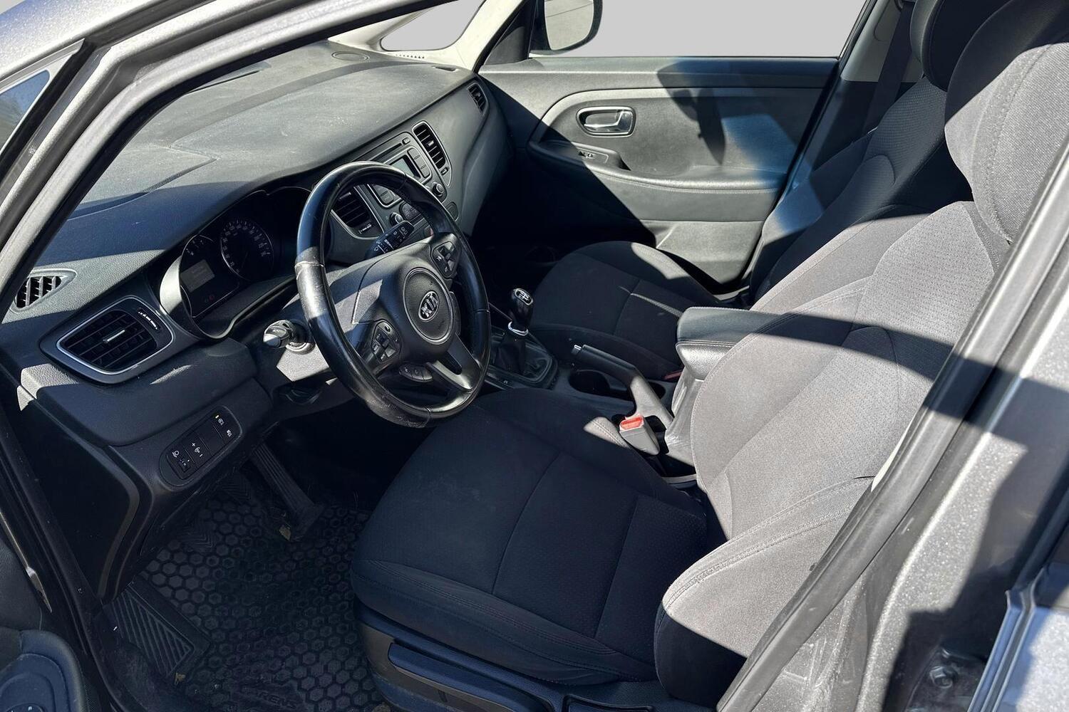 Kia Carens vaihtoauto