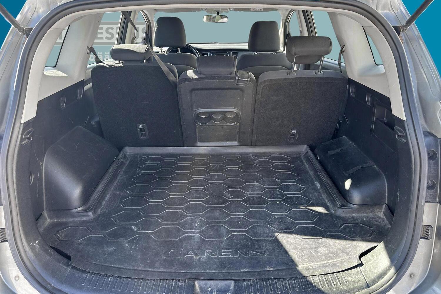 Kia Carens vaihtoauto
