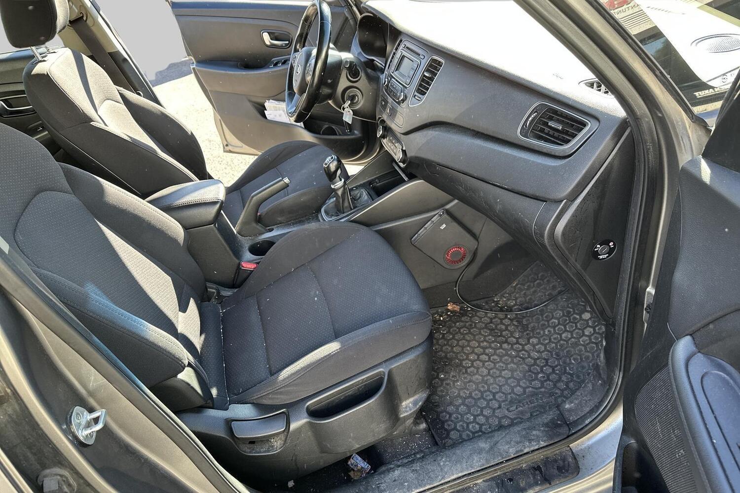 Kia Carens vaihtoauto