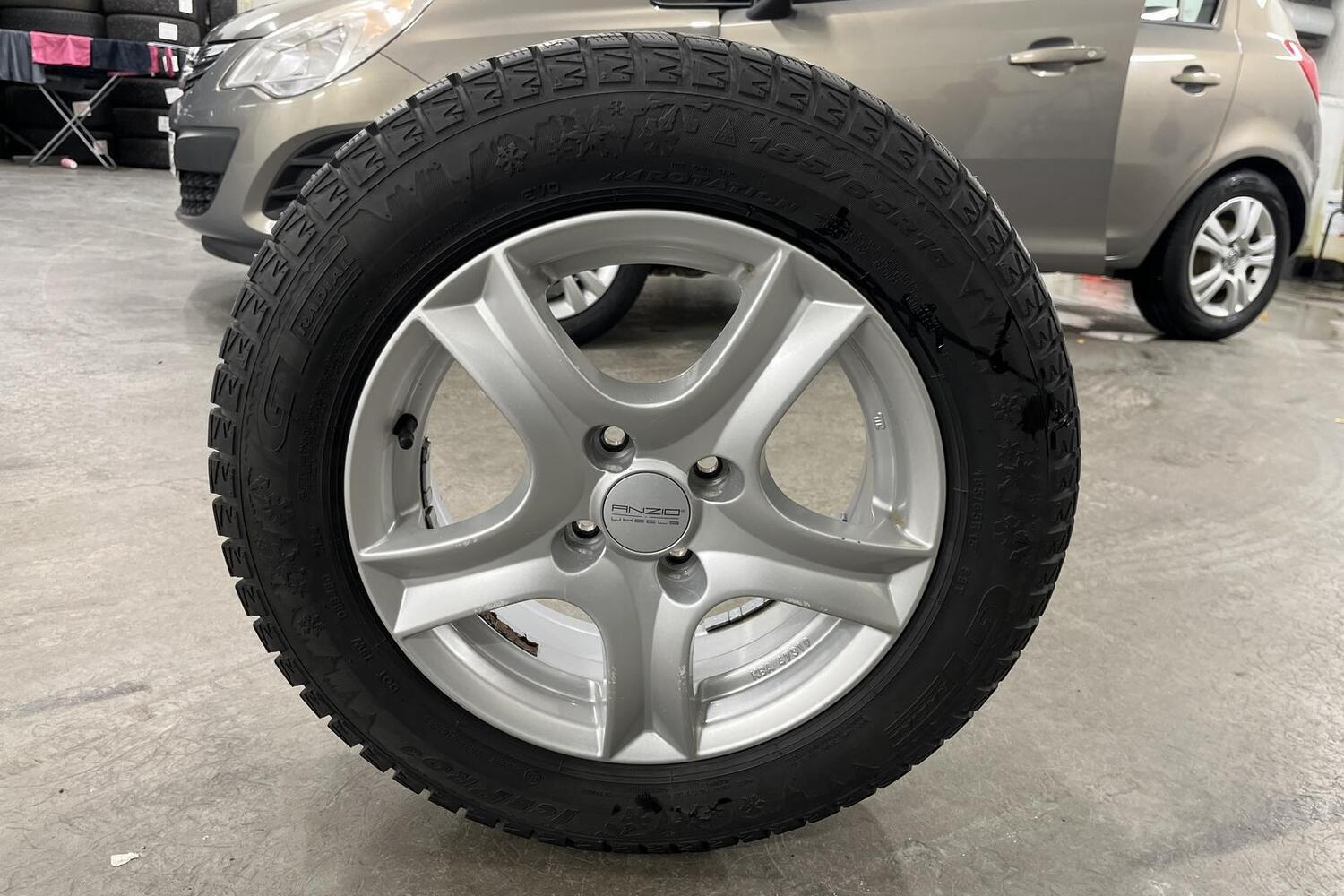 Opel Corsa vaihtoauto