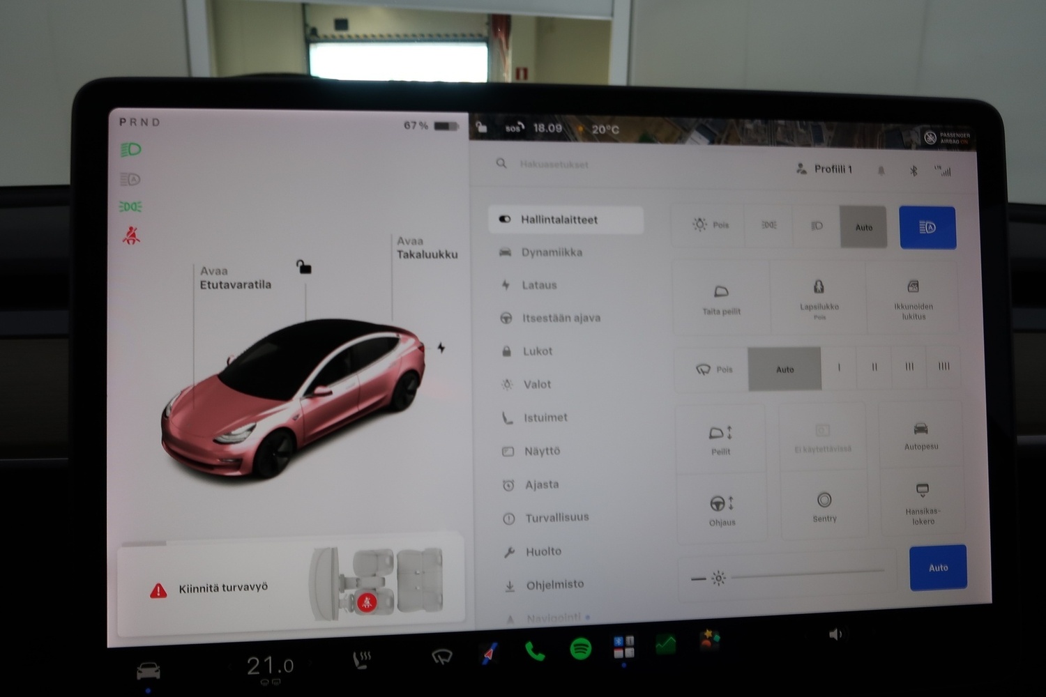 Tesla Model 3 vaihtoauto