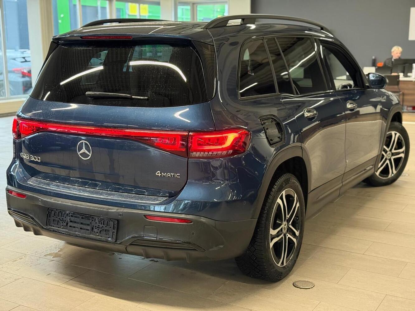 Mercedes-Benz EQB vaihtoauto