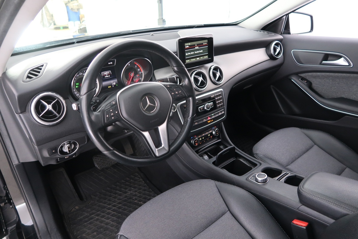 Mercedes-Benz GLA vaihtoauto