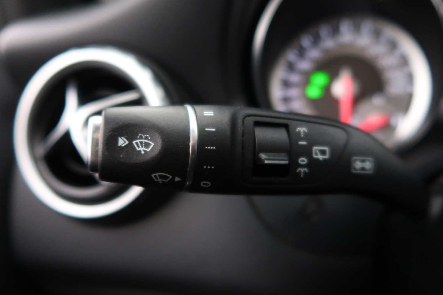 Mercedes-Benz GLA vaihtoauto