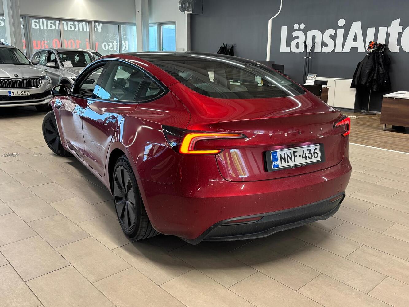 Tesla Model 3 vaihtoauto