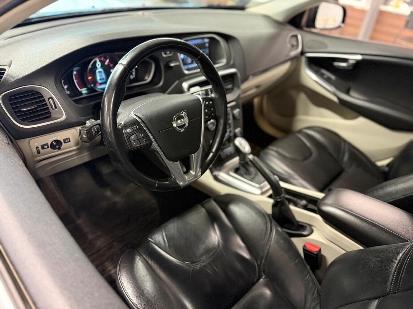 Volvo V40 vaihtoauto