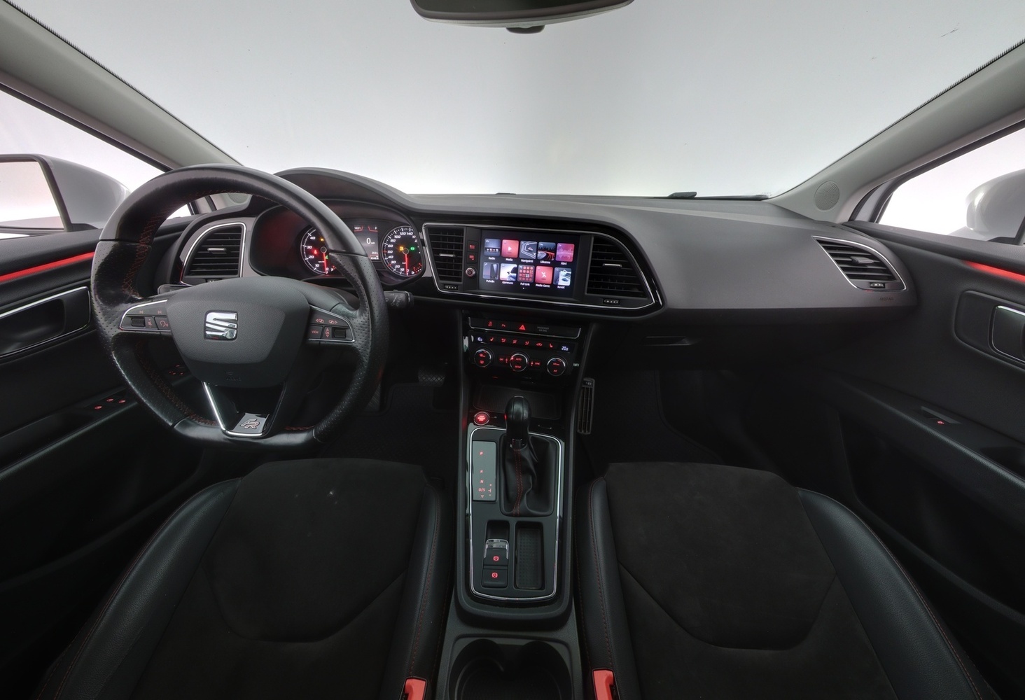 SEAT Leon Sportstourer vaihtoauto