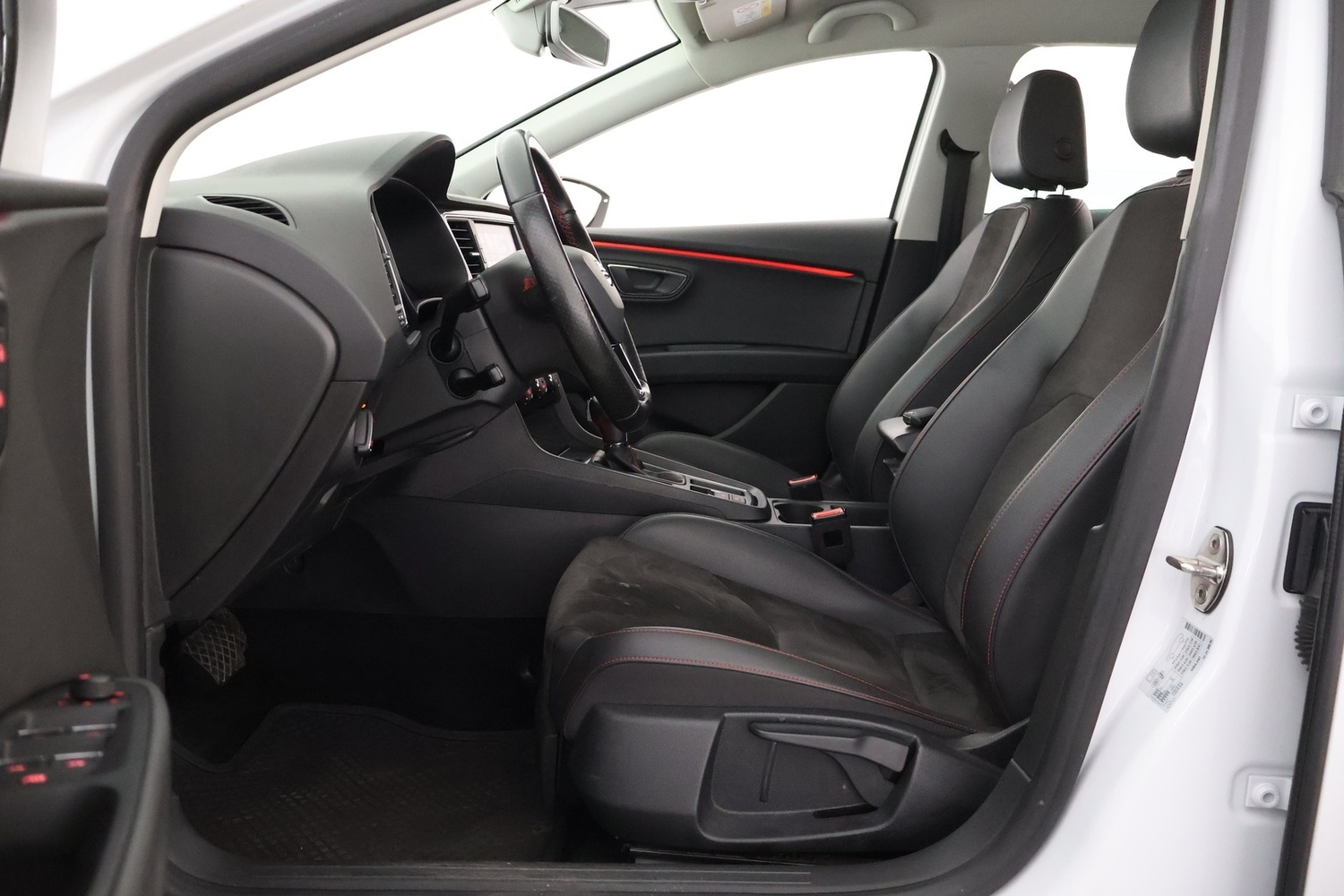 SEAT Leon Sportstourer vaihtoauto