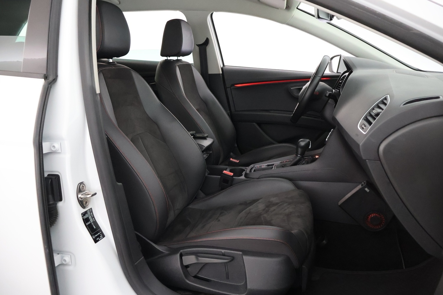 SEAT Leon Sportstourer vaihtoauto