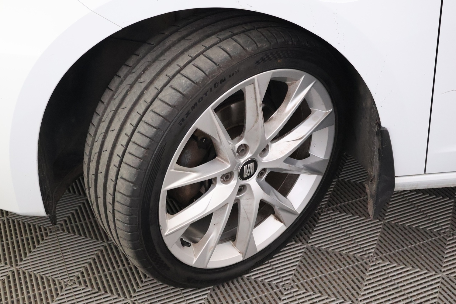 SEAT Leon Sportstourer vaihtoauto