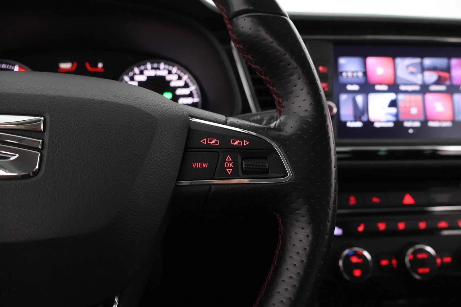 SEAT Leon Sportstourer vaihtoauto