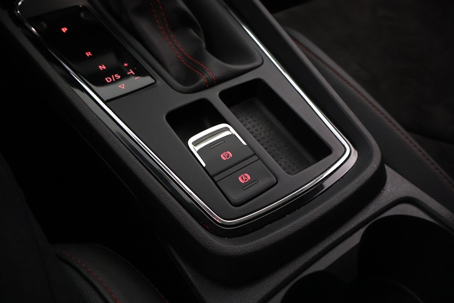 SEAT Leon Sportstourer vaihtoauto
