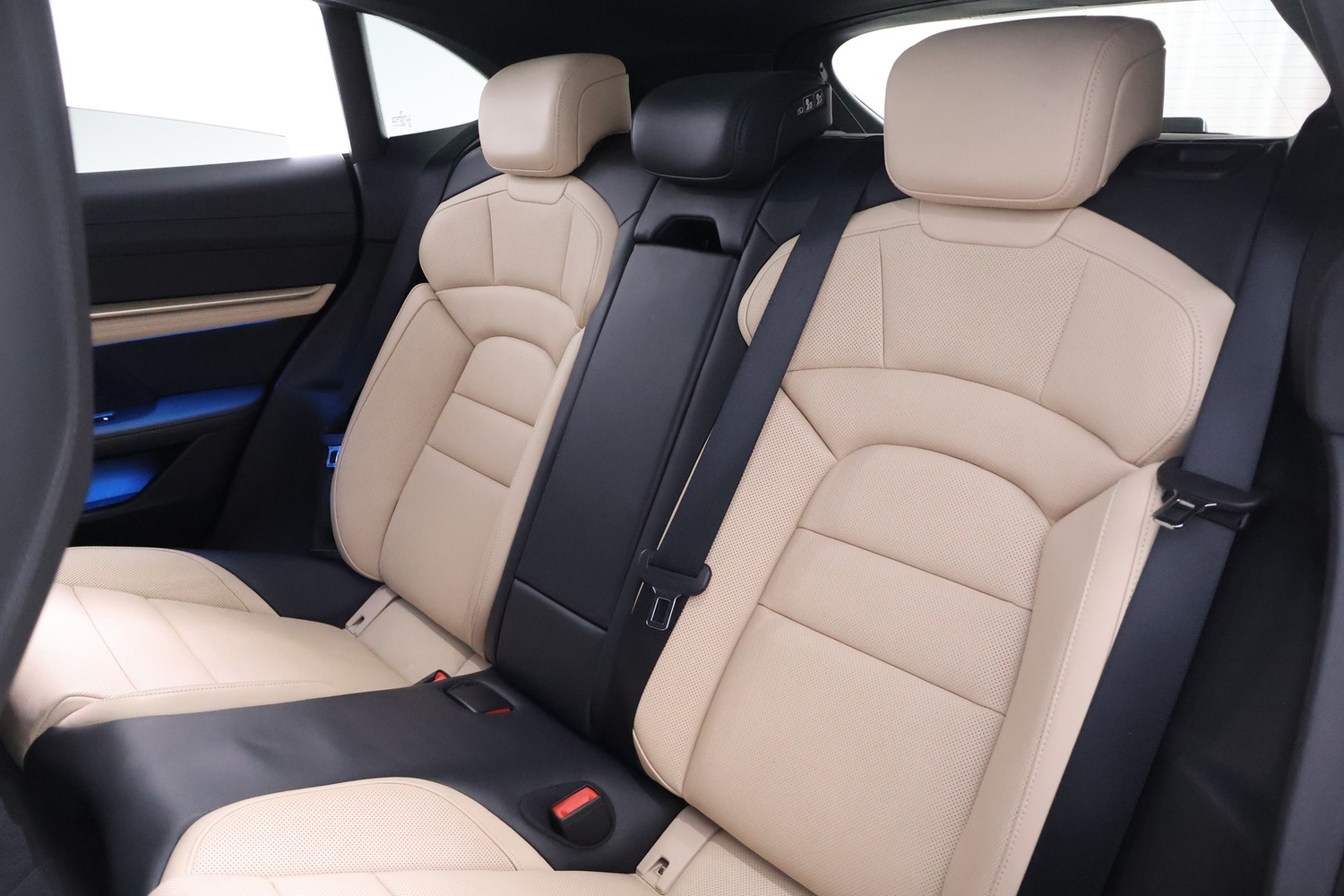 Porsche Taycan vaihtoauto