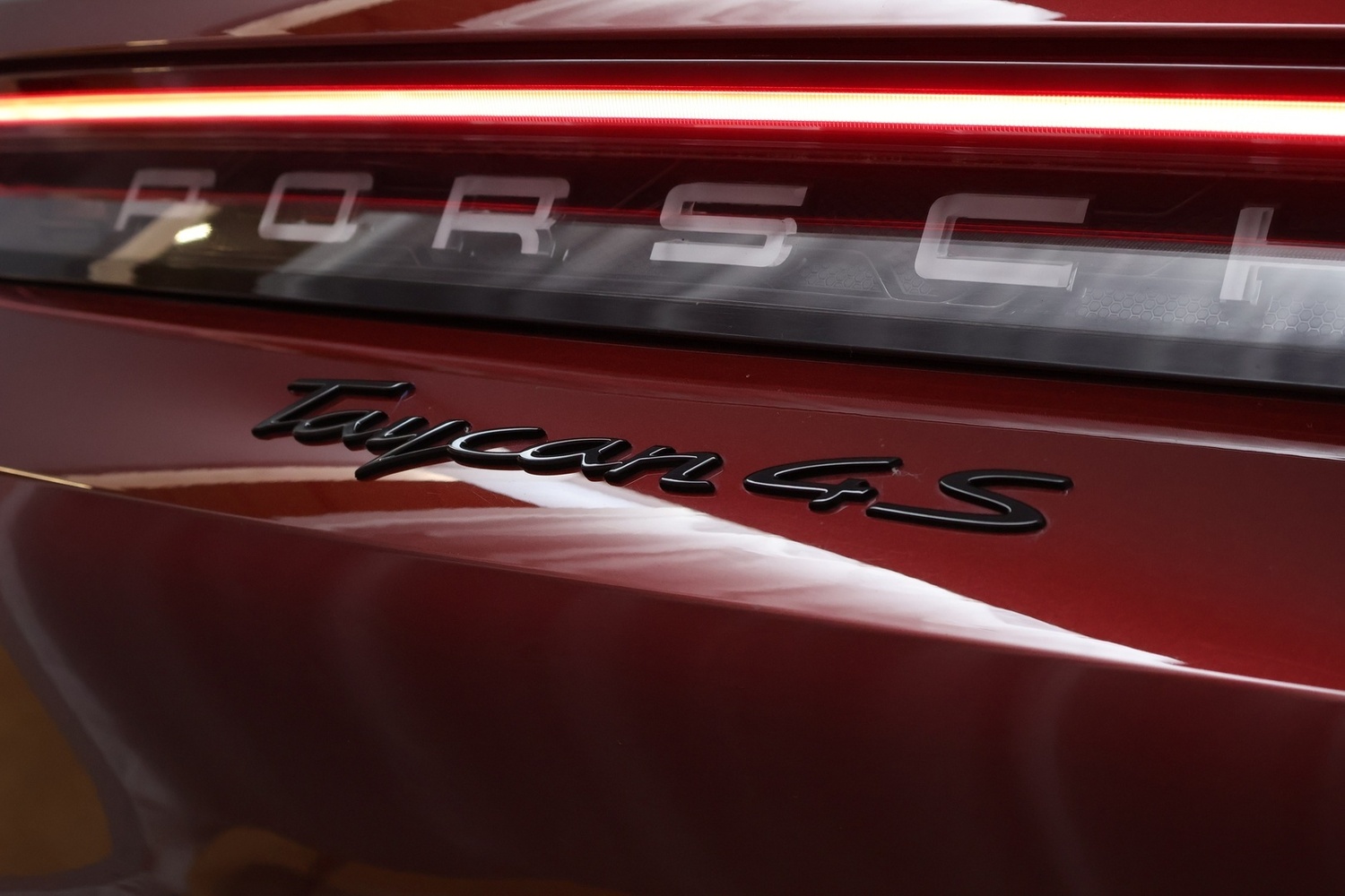 Porsche Taycan vaihtoauto