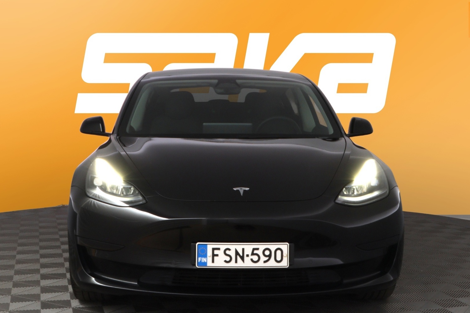 Tesla Model 3 vaihtoauto