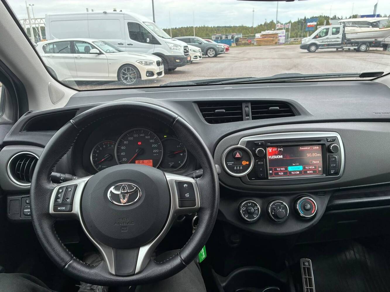 Toyota Yaris vaihtoauto