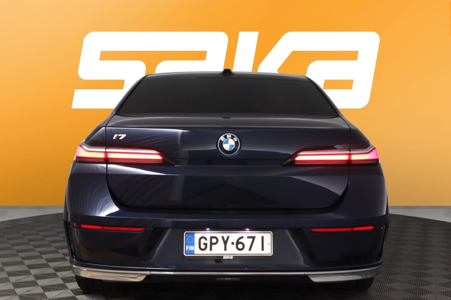 BMW i7 vaihtoauto