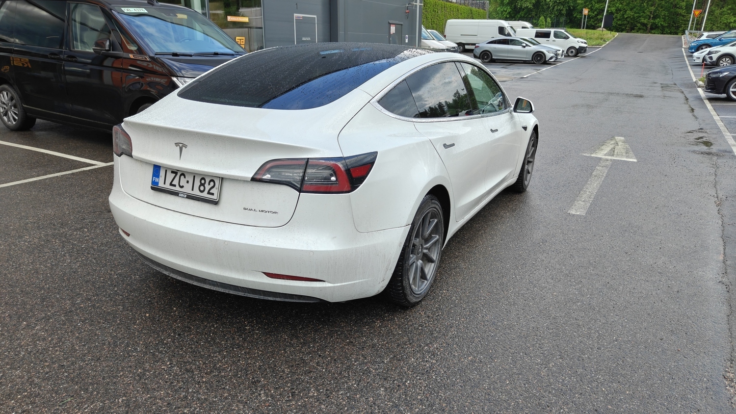 Tesla Model 3 vaihtoauto