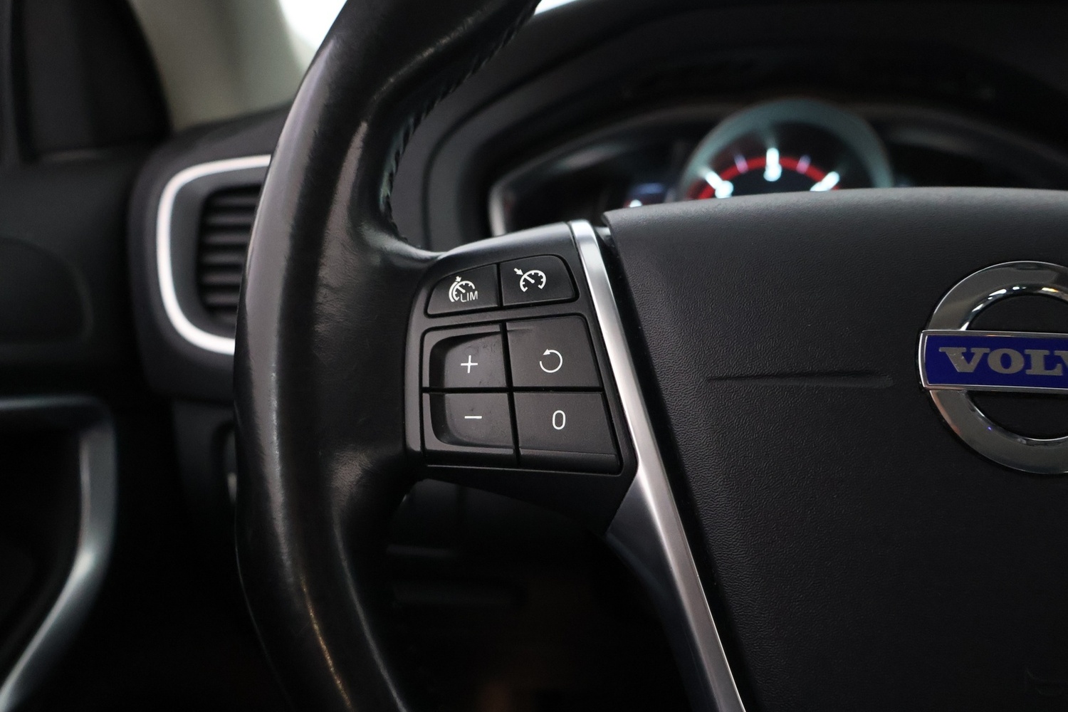 Volvo V40 Cross Country vaihtoauto