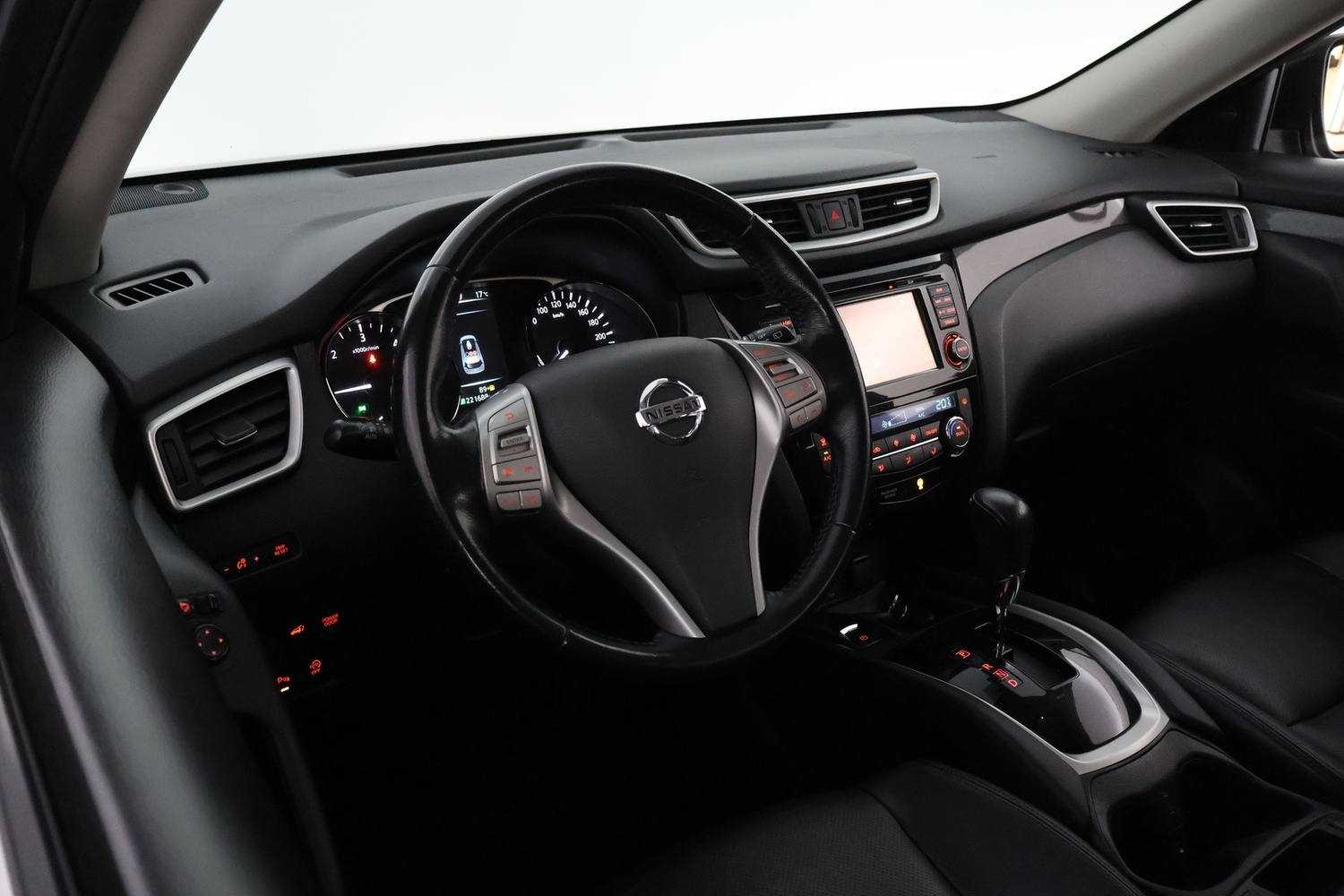 Nissan X-Trail vaihtoauto