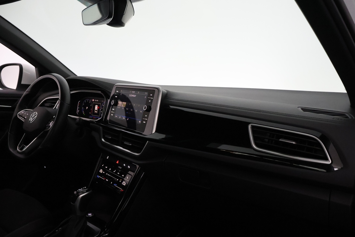 Volkswagen T-Roc vaihtoauto